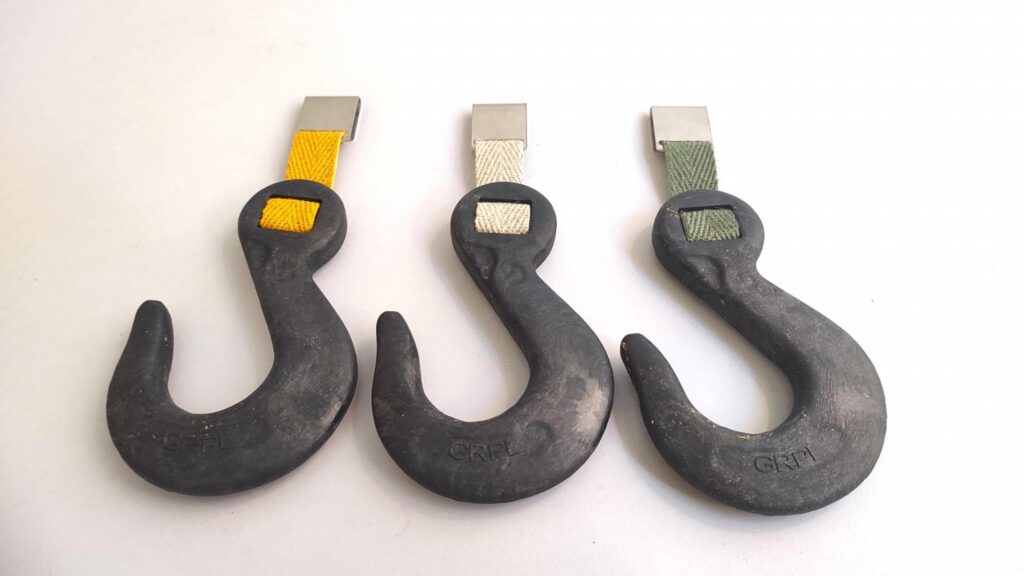 3 hooks made from recycled plastic